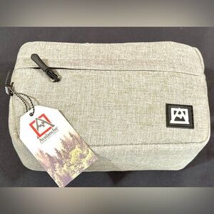 Avalanche Men's Toiletry Bag: Gray New with Tags